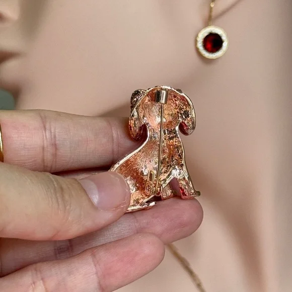 ⚜️ Sparkling Rose Gold Dog Brooch with Crystals 💎❤️🔥 - Picture 5 of 7